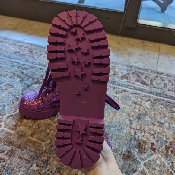 NWOT Dolls Kill Metamorphic Butterfly Wing Boots in Purple - Picture 4 of 5